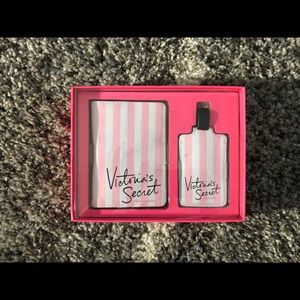 🔥SALE🔥VICTORIA’S SECRET Travel case